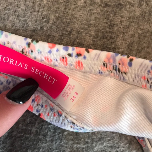 Rare Victoria’s Secret strapless bikini top - Picture 4 of 4